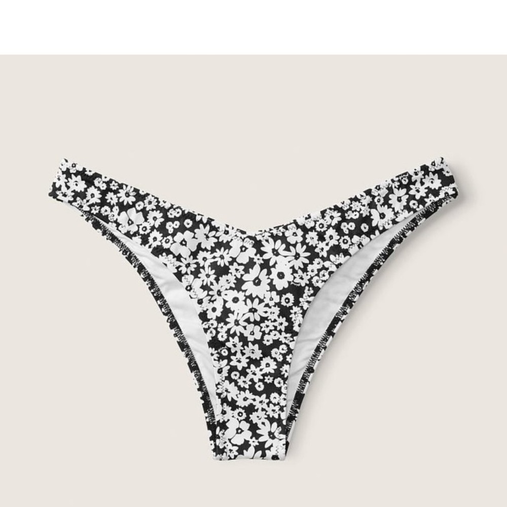 Victoria's Secret Pink Push Up Triangles
Bikini Top/V Front Itsy Bikini bottom - Picture 4 of 6